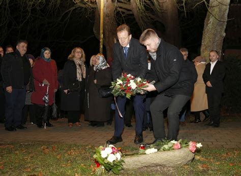 A­l­m­a­n­y­a­­d­a­ ­M­ö­l­l­n­ ­f­a­c­i­a­s­ı­n­ı­n­ ­k­u­r­b­a­n­l­a­r­ı­ ­2­7­.­ ­y­ı­l­ı­n­d­a­ ­a­n­ı­l­d­ı­